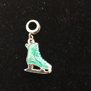 Perfect charm for those who love to skate